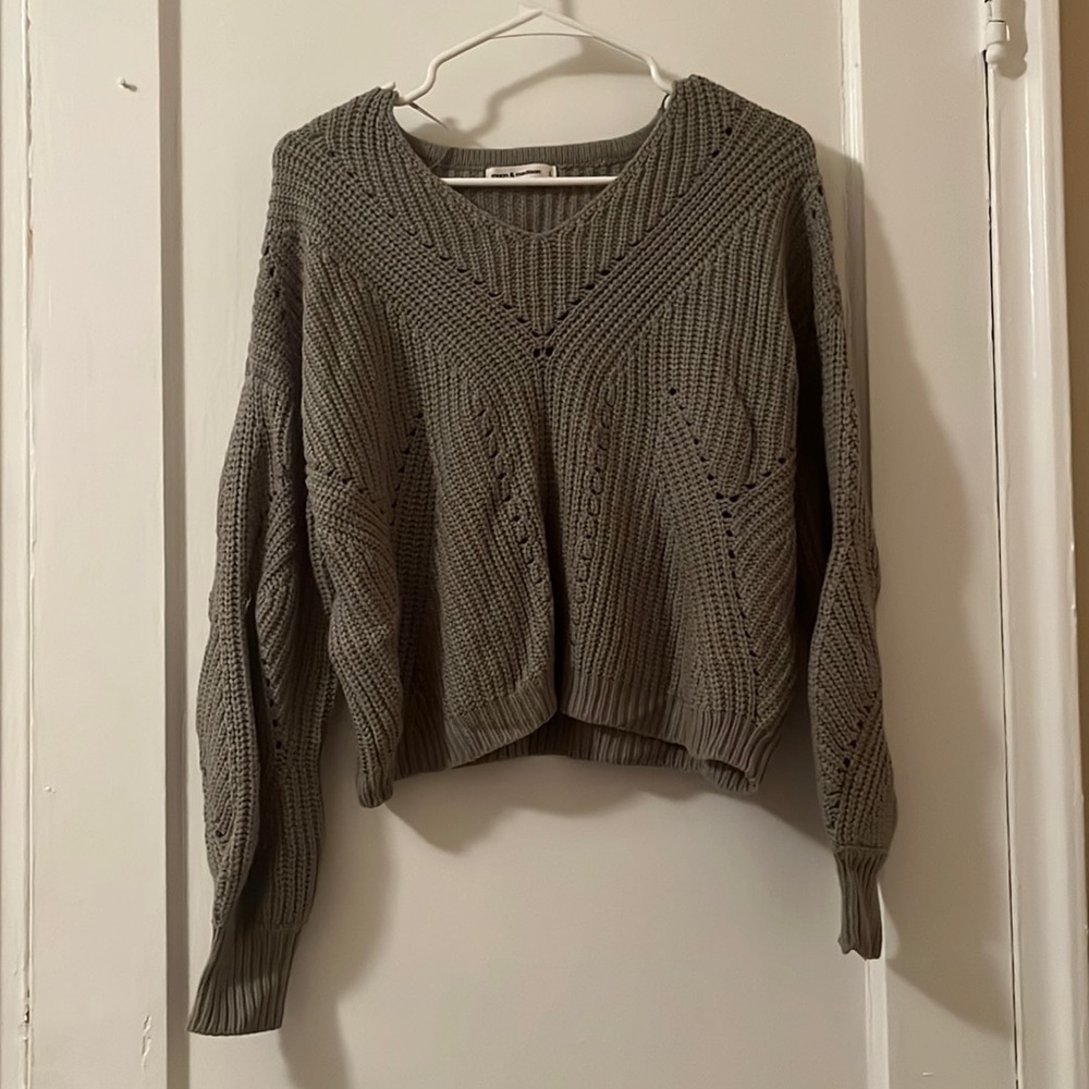 Moon & Madison Green Fall Sweater